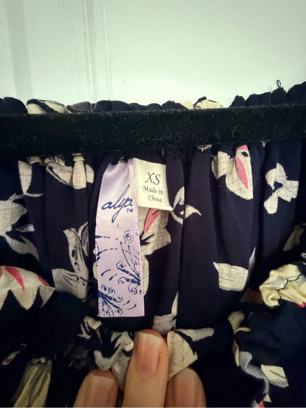 Alya Navy Floral Off-Shoulder Mini Dress with Crochet Hem - Picture 2 of 3